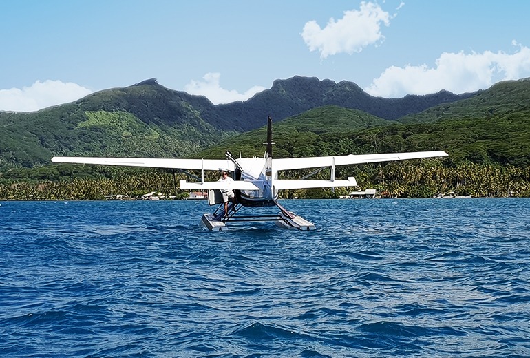 By Aquaplane: Taha’a, Bora Bora and Tupai Flightseeing (45 minutes flight)